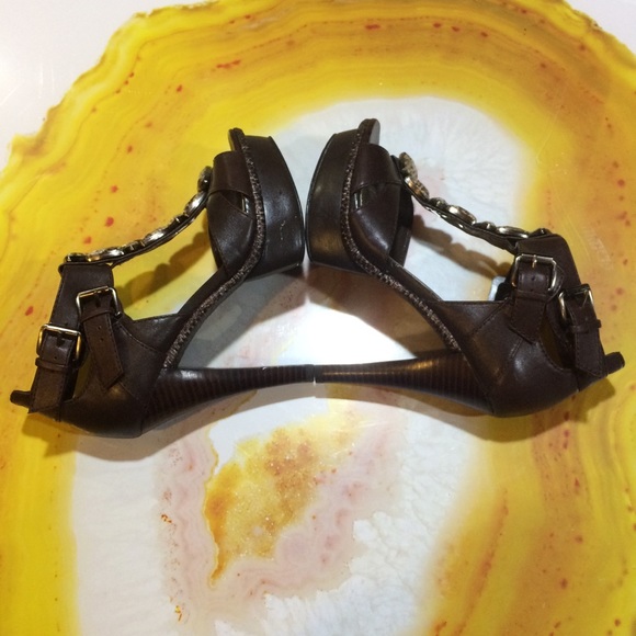 FERGIE “Gutsy” Leather Platform Heels - Picture 4 of 7